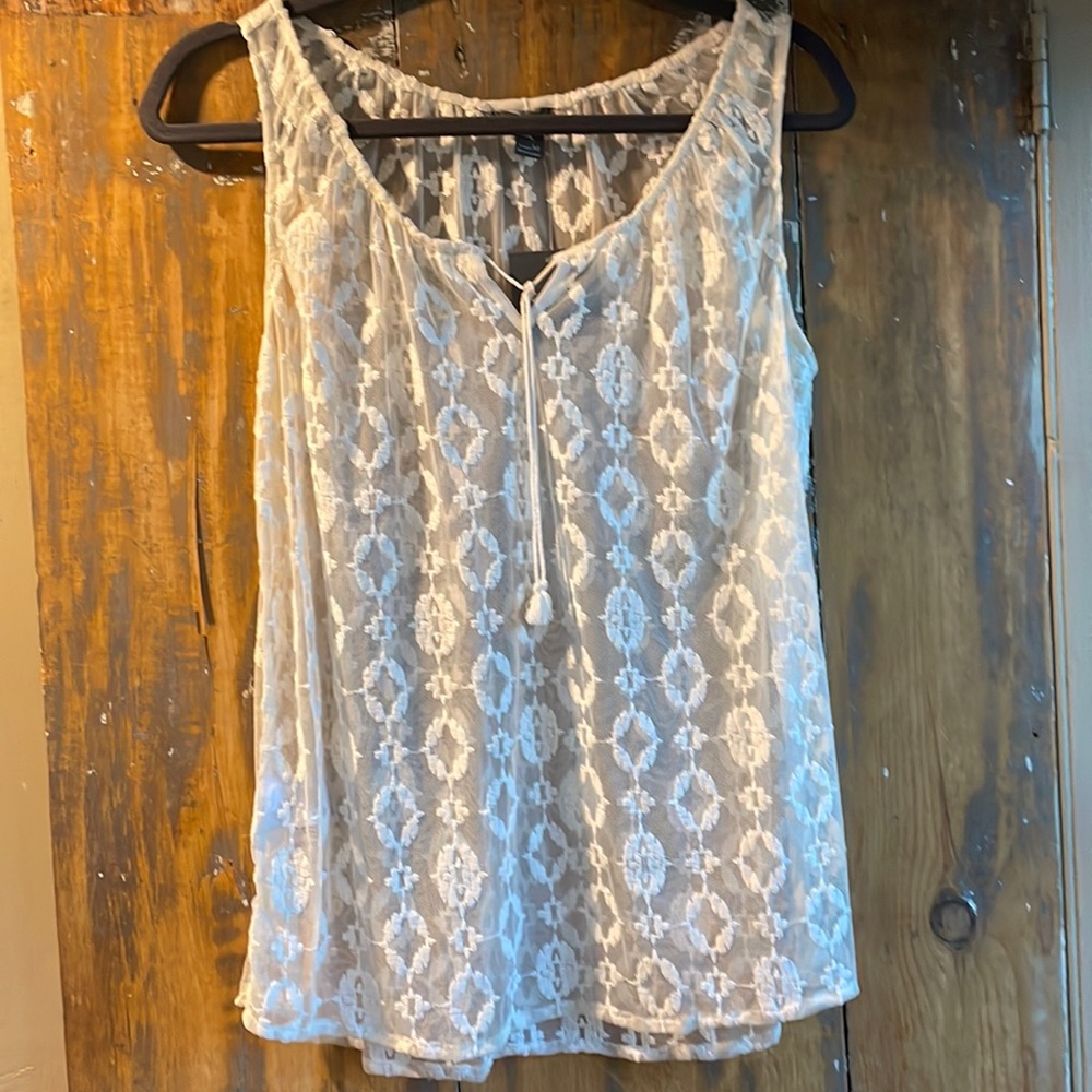 Eddie Bauer Ivory Tank Top Blouse Size M Live Your Adventure